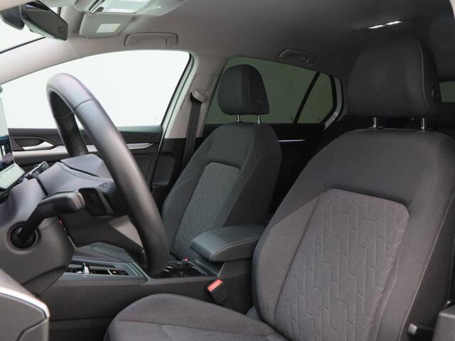 Volkswagen GOLF 1.5 eTSi 115 Pk Automaat Life Edition | Adaptive Cruise | 19 Inch | Climate Control | Stoelverwarming | Navigatie | Camera | Carplay | 31.146 Km!!