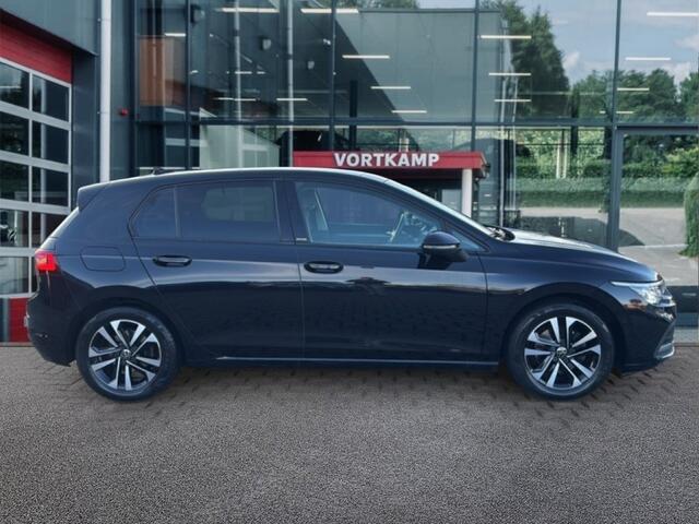 Volkswagen GOLF 2.0 TDI LIFE ACTIVE PANO-DAK/TREKHAAK/CAMERA/NAVI/CARPLAY/ACC/STOELVERW