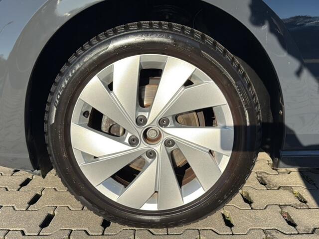 Volkswagen GOLF 1.5 eTSI DSG LIFE PANO-DAK/ACC/PDC/CARPLAY/STOEL-STUURVERW