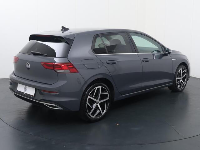 Volkswagen GOLF 1.5 TSI Style | 130 PK | Navigatie | Adaptive Cruisecontrol | Digitaal display