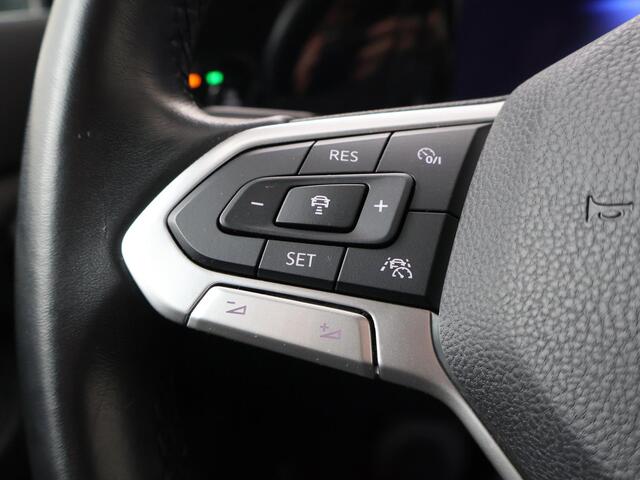 Volkswagen GOLF 1.5 TSI Style | 130 PK | Navigatie | Adaptive Cruisecontrol | Digitaal display