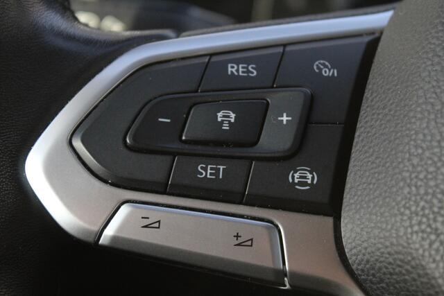 Volkswagen GOLF 1.0 TSI Life Business