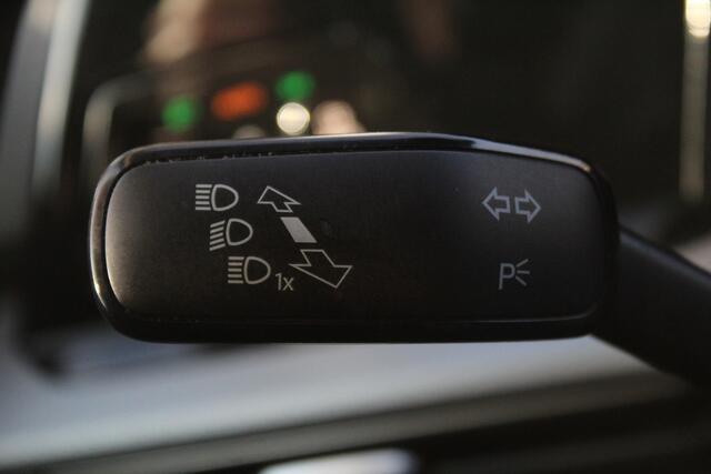 Volkswagen GOLF 1.0 TSI Life Business