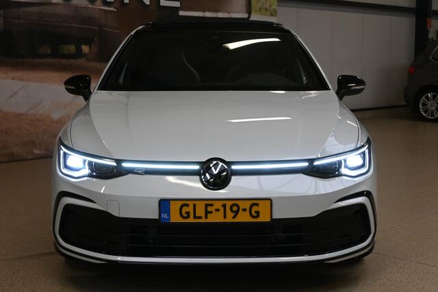 Volkswagen GOLF 1.5 eTSI 150pk R-Line Business | Panoramadak | IQ. Light | Harman Kardon | 100% (Dealer) onderhouden label