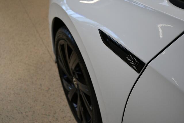 Volkswagen GOLF 1.5 eTSI 150pk R-Line Business | Panoramadak | IQ. Light | Harman Kardon | 100% (Dealer) onderhouden label