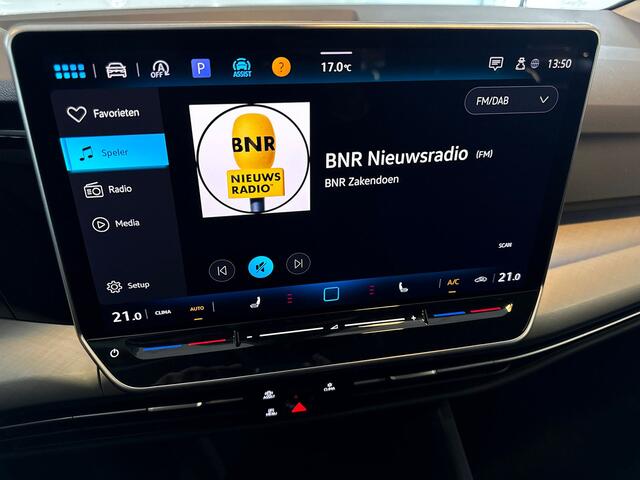 Volkswagen GOLF 1.5 eTSI 115pk DSG Life Edition | LED Plus | Stoel- en stuurverwarming | Extra getint glas