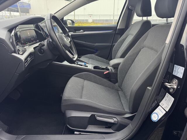 Volkswagen GOLF Variant 1.0 eTSI Life Golf VIII | Automaat | Camara | Stuurverwarming | ACC | Apple CarPlay