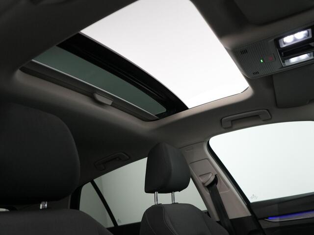 Volkswagen GOLF 1.5 eTSI Style Pano | Camera | IQ Drive |