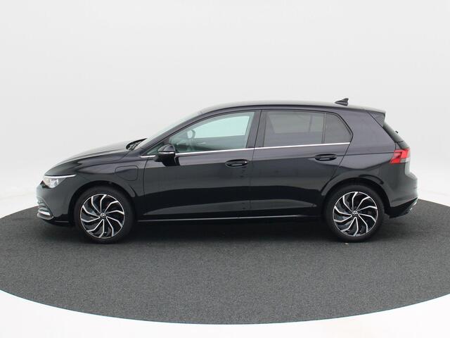 Volkswagen GOLF 1.4 204 Pk Automaat eHybrid Style | Adaptive Cruise | Climate Control | Stoelverwarming | Navigatie | Parkeersensoren | Carplay | 17 inch | 87.913 Km!!