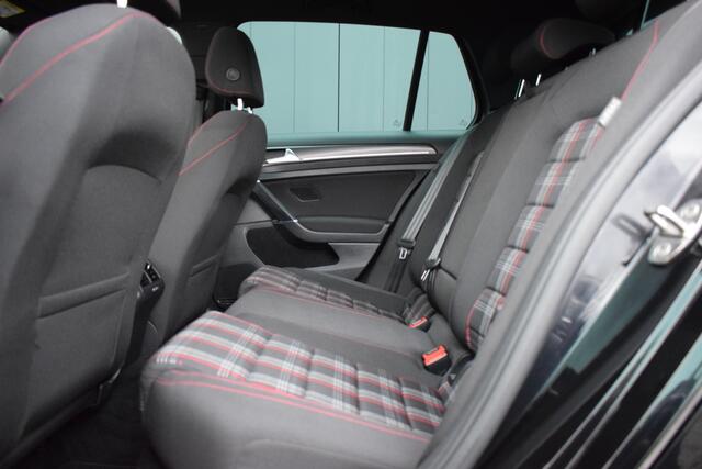 Volkswagen GOLF 2.0 TSI GTI 230pk Performance LED | Panoramadak | Carplay | Virtual | 19 Inch LMV | Volledig Onderhouden!!