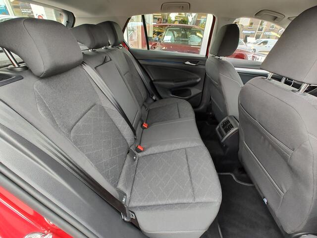 Volkswagen GOLF 1.0 eTSI LIFE AUTOMAAT 17" Lichtmetaal | Virtual Cockpit | Carplay/Android