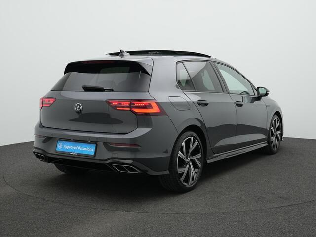 Volkswagen GOLF 1.5 eTSI 150 pk DSG R-Line Business+ | Panoramadak | Trekhaak | IQ Light | Stuur-/stoelverwarming | Achteruitrijcamera