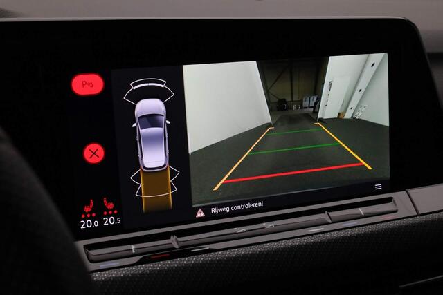 Volkswagen GOLF 1.5 eTSI 150 pk DSG R-Line Business+ | Panoramadak | Trekhaak | IQ Light | Stuur-/stoelverwarming | Achteruitrijcamera
