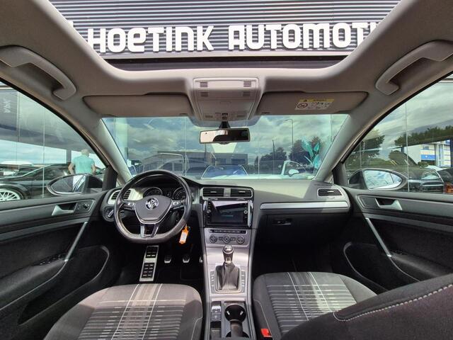 Volkswagen GOLF 1.2 TSI Connected Series | Pano | Cruise | Airco