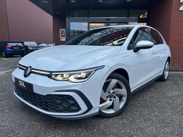 Volkswagen GOLF 1.4 eHybrid GTE 1e EIGENAAR!! // MATRIX LED // STOEL + STUURWIELVERWARMING // NAVI + CARPLAY // SFEERVERLICHTING // ADAPTIV. CRUISE // CAMERA // DODEHOEKDETECTIE