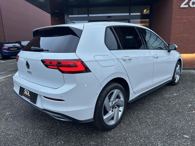 Volkswagen GOLF 1.4 eHybrid GTE 1e EIGENAAR!! // MATRIX LED // STOEL + STUURWIELVERWARMING // NAVI + CARPLAY // SFEERVERLICHTING // ADAPTIV. CRUISE // CAMERA // DODEHOEKDETECTIE