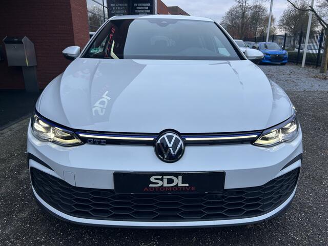 Volkswagen GOLF 1.4 eHybrid GTE 1e EIGENAAR!! // MATRIX LED // STOEL + STUURWIELVERWARMING // NAVI + CARPLAY // SFEERVERLICHTING // ADAPTIV. CRUISE // CAMERA // DODEHOEKDETECTIE