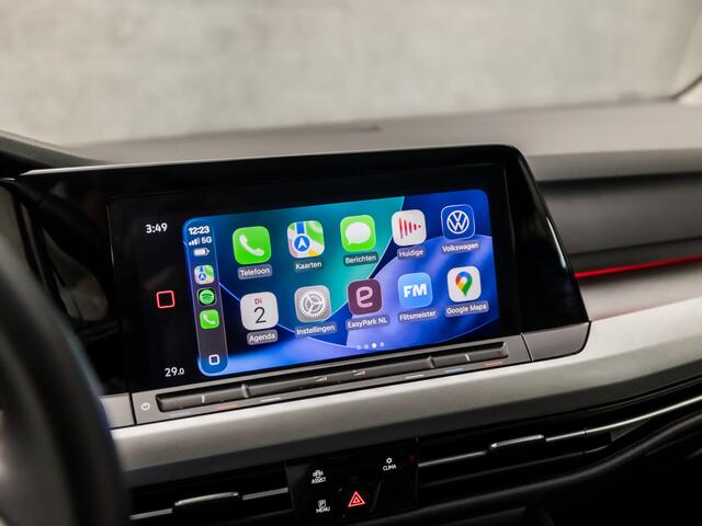 Volkswagen GOLF 1.0 eTSI Sport Automaat (VIRTUAL COCKPIT, APPLE CARPLAY, GROOT NAVI, SFEERVERLICHTING, KEYLESS, LM VELGEN, SPORTSTOELEN, ADAPTIVE CRUISE, LED KOPLAMPEN, NIEUWSTAAT)