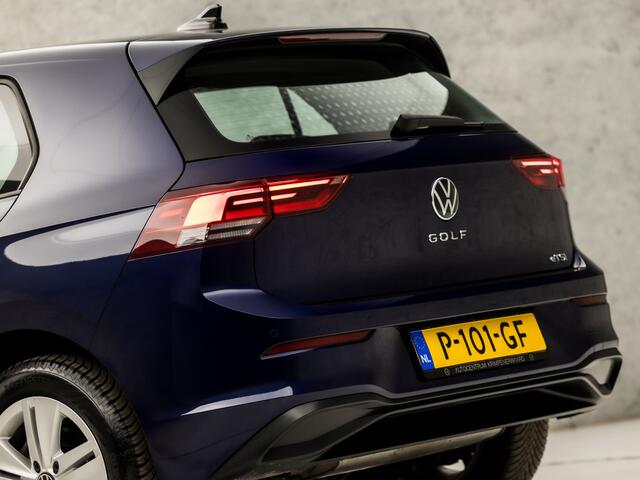 Volkswagen GOLF 1.0 eTSI Sport Automaat (VIRTUAL COCKPIT, APPLE CARPLAY, GROOT NAVI, SFEERVERLICHTING, KEYLESS, LM VELGEN, SPORTSTOELEN, ADAPTIVE CRUISE, LED KOPLAMPEN, NIEUWSTAAT)