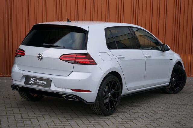 Volkswagen GOLF 1.5 TSI R-line 150PK DSG WHITESILVER ACC LED Trekhaak Sfeerv. Elektr.Spiegels 19"