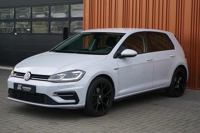 Volkswagen GOLF 1.5 TSI R-line 150PK DSG WHITESILVER ACC LED Trekhaak Sfeerv. Elektr.Spiegels 19"