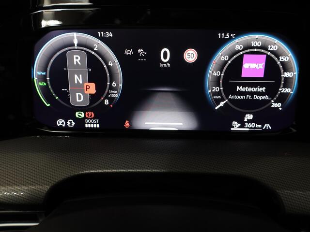 Volkswagen GOLF 1.5 eHybrid 50 Edition 204 pk Automaat (DSG) | Verlengde garantie | Navigatie | Panoramadak | Parkeersensoren | Achteruitrijcamera | Stoelverwarming |