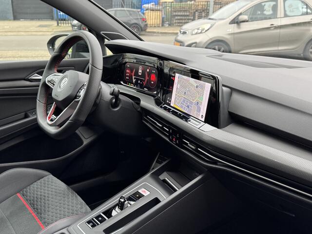Volkswagen GOLF 8 GTI Clubsport 2.0 TSI 300pk DSG / Aut. IQ Light Harman Kardon Panoramadak 58dkm!!