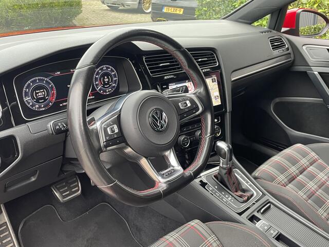 Volkswagen GOLF 7,5 GTI 2.0 TSI 230pk DSG / Aut. Fun Led Navi Pro DCC Pano 19" !!