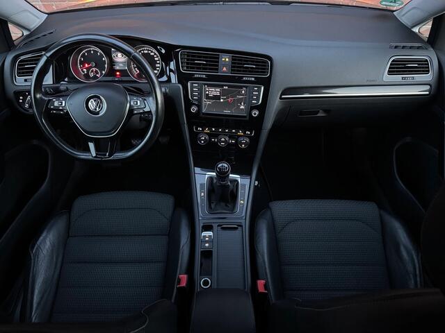 Volkswagen GOLF 1.2 TSI | NL-AUTO! | LEDER/STOF! | NAVI!