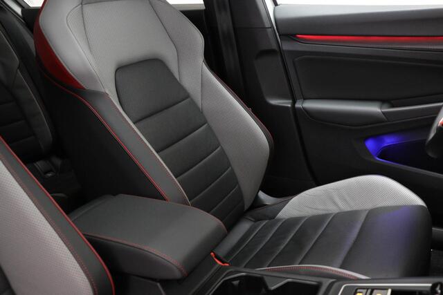 Volkswagen GOLF 2.0 TSI GTI Clubsport | LEDER PACK | IQ LIGHT | PANORAMADAK | STOELKOELING | 19"