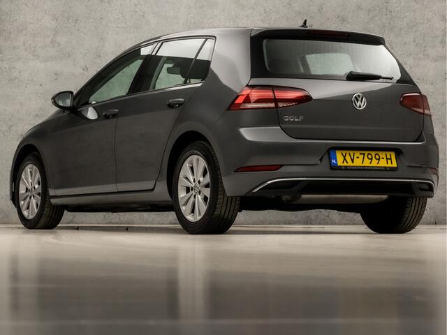 Volkswagen GOLF 1.0 TSI Sportline (APPLE CARPLAY, GROOT NAVI, CLIMATE, ADAPTIVE CRUISE, SPORTSTOELEN, LM VELGEN, PARKEERSENSOREN, NIEUWSTAAT)