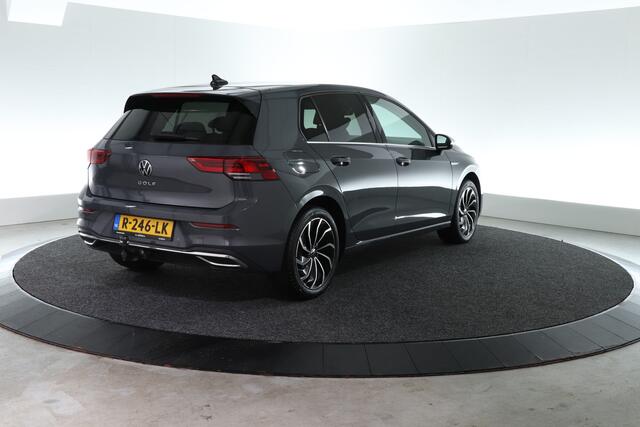 Volkswagen GOLF 1.5 TSI R-Line | TREKHAAK | LUXE |