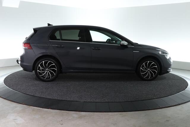 Volkswagen GOLF 1.5 TSI R-Line | TREKHAAK | LUXE |