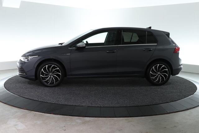 Volkswagen GOLF 1.5 TSI R-Line | TREKHAAK | LUXE |