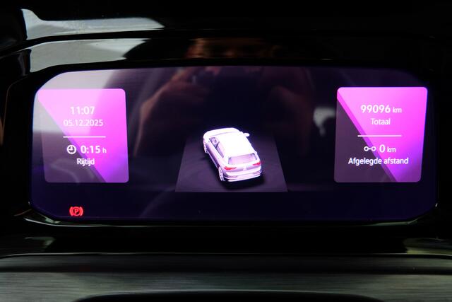 Volkswagen GOLF 1.5 TSI R-Line | TREKHAAK | LUXE |