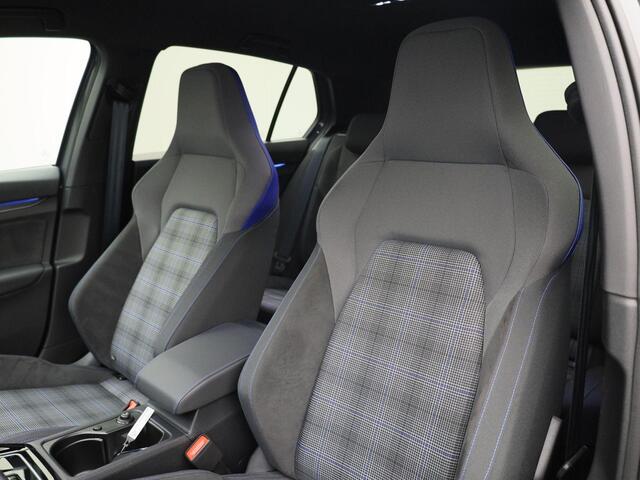 Volkswagen GOLF 1.5 eHybrid 200kW/272PK GTE · 360°Camera + Parkeersensoren · Navigatie · Apple/Android Car play · Garantie tot oktober 2026