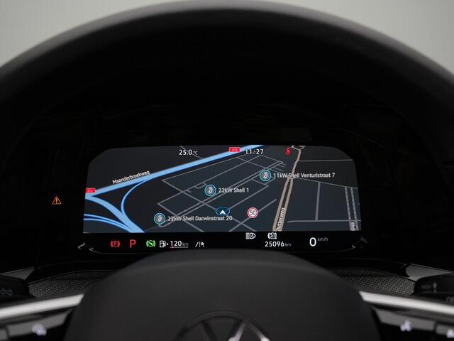 Volkswagen GOLF 1.5 eTSI 150 pk DSG R-Line | Panoramadak | IQ Light | Stuur-/stoelverwarming | Achteruitrijcamera | Navigatie | Keyless Entry