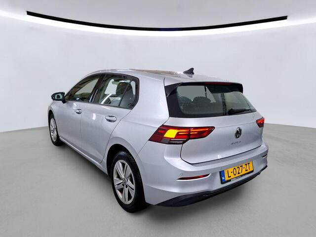 Volkswagen GOLF 1.0 TSI Life / CAMERA/ PARK. SENSOREN/ DIGITAL DASHBOARD/ ADAPT. CRUISE/ NAVI/ CLIMA