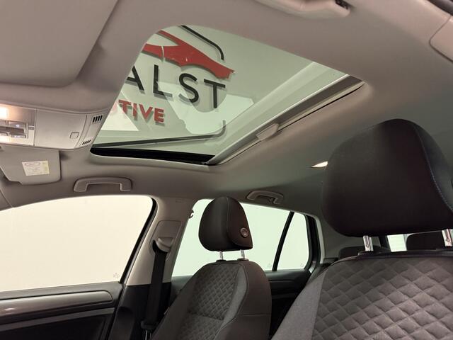 Volkswagen GOLF 1.5 TSI Highline/ Pano/ Automaat/ Navi/ Trekhaak