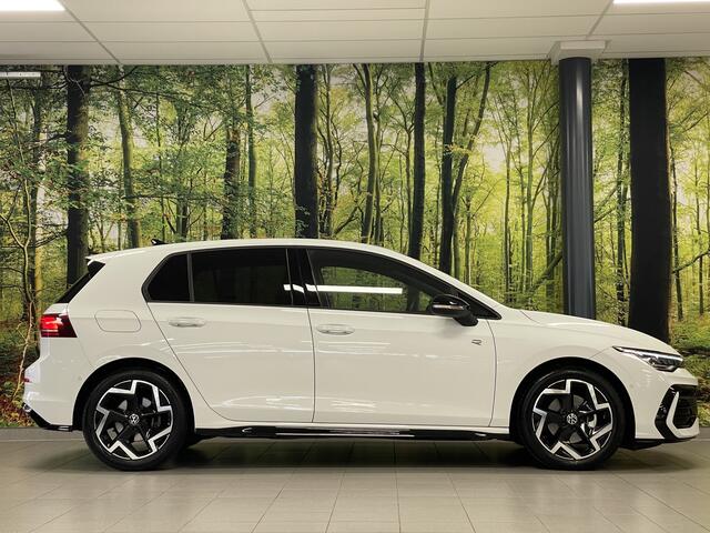 Volkswagen GOLF 1.5 eTSI R-Line Edition | Apple Carplay | Stuurverwarming | Head-up-Display | Zwenkhaak | Achteruitrijcamera | Navigatie |