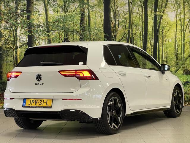 Volkswagen GOLF 1.5 eTSI R-Line Edition | Apple Carplay | Stuurverwarming | Head-up-Display | Zwenkhaak | Achteruitrijcamera | Navigatie |