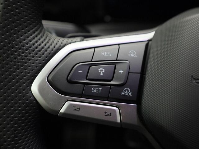 Volkswagen GOLF 1.5eTSI/150PK R-Line DSG · Navigatie · Apple/Android · Camera + Parkeersensoren · Garantie t/m 19-09-2026