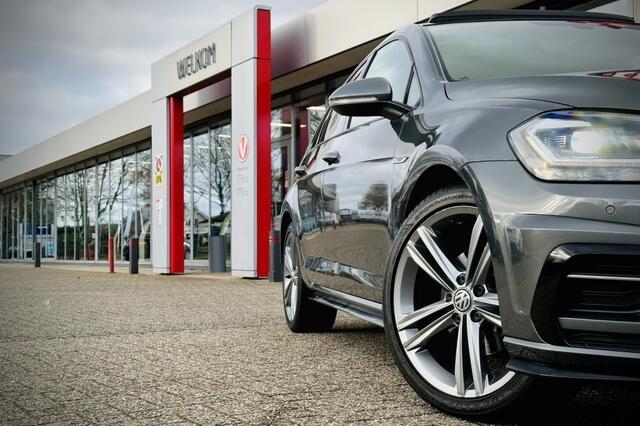 Volkswagen GOLF 1.5 TSI Highline Business R-Line 150PK | PANO | CAMERA | ADAPTIV