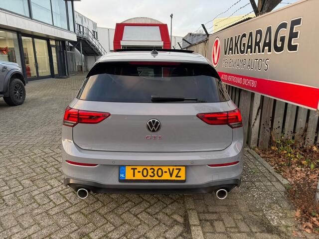 Volkswagen GOLF 2.0 TSI GTI 19"/Panoramadak/Head-up/IQ Light/Stoel + stuurverwarming/Camera/Apple Carplay & Android Auto