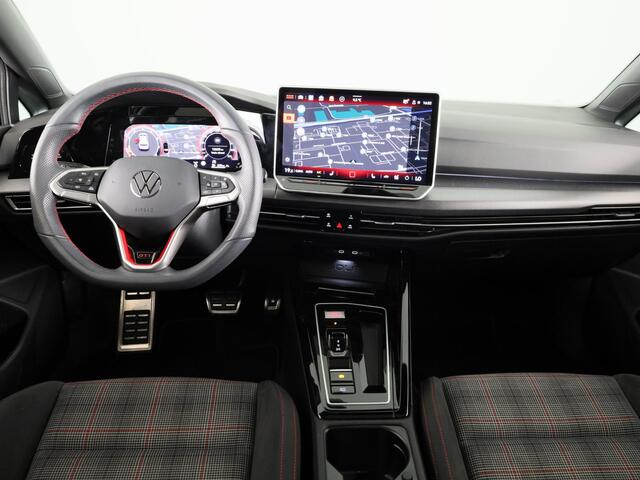 Volkswagen GOLF 2.0 TSI GTI 265PK DSG | Verlengde garantie | Panorama dak | Head up Display | Blackstyle | 19"LM velgen |