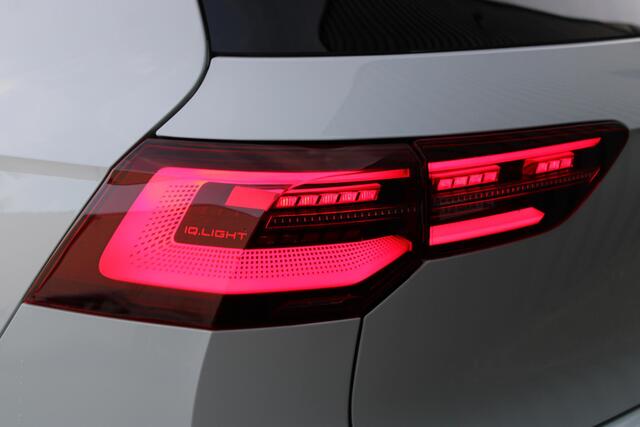 Volkswagen GOLF 2.0 TSI GTI CLUBSPORT PANO HARMAN KAR HUD LEER