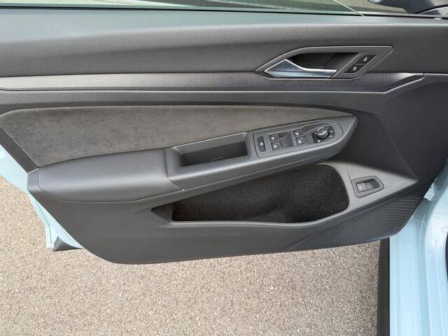 Volkswagen GOLF 1.5 eHybrid GTE 272pk | Led IQ light | Trekhaak | Head-up | Dode hoek | Camera | Rijklaar incl. verlengde garantie