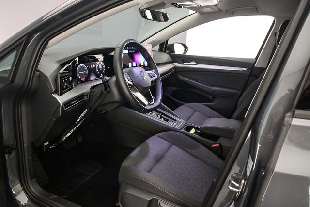 Volkswagen GOLF Life Edition 1.5 eTSI 115pk DSG Automaat Adaptive cruise control, Achteruitrijcamera, Stoelverwarming, LED koplampen, Parkeersensoren, App connect