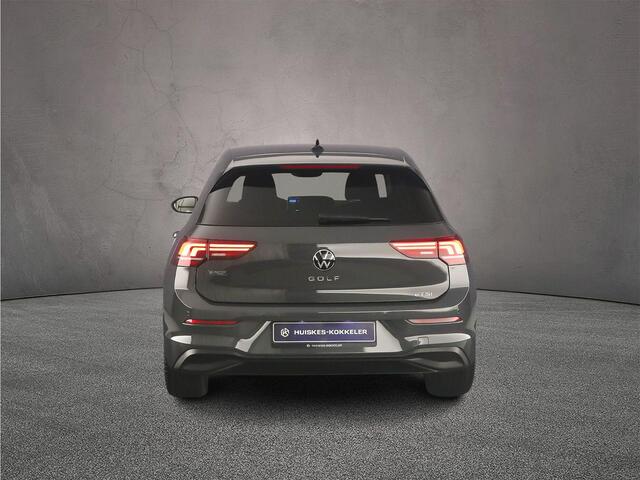 Volkswagen GOLF Life Edition 1.5 eTSI 115pk DSG Automaat Adaptive cruise control, Achteruitrijcamera, Stoelverwarming, LED koplampen, Parkeersensoren, App connect