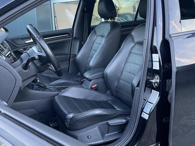 Volkswagen GOLF 1.4 TSI GTE Connected Series - Navigatie - Lederen bekleding - Climate Controle - Dode hoek waarschuwing